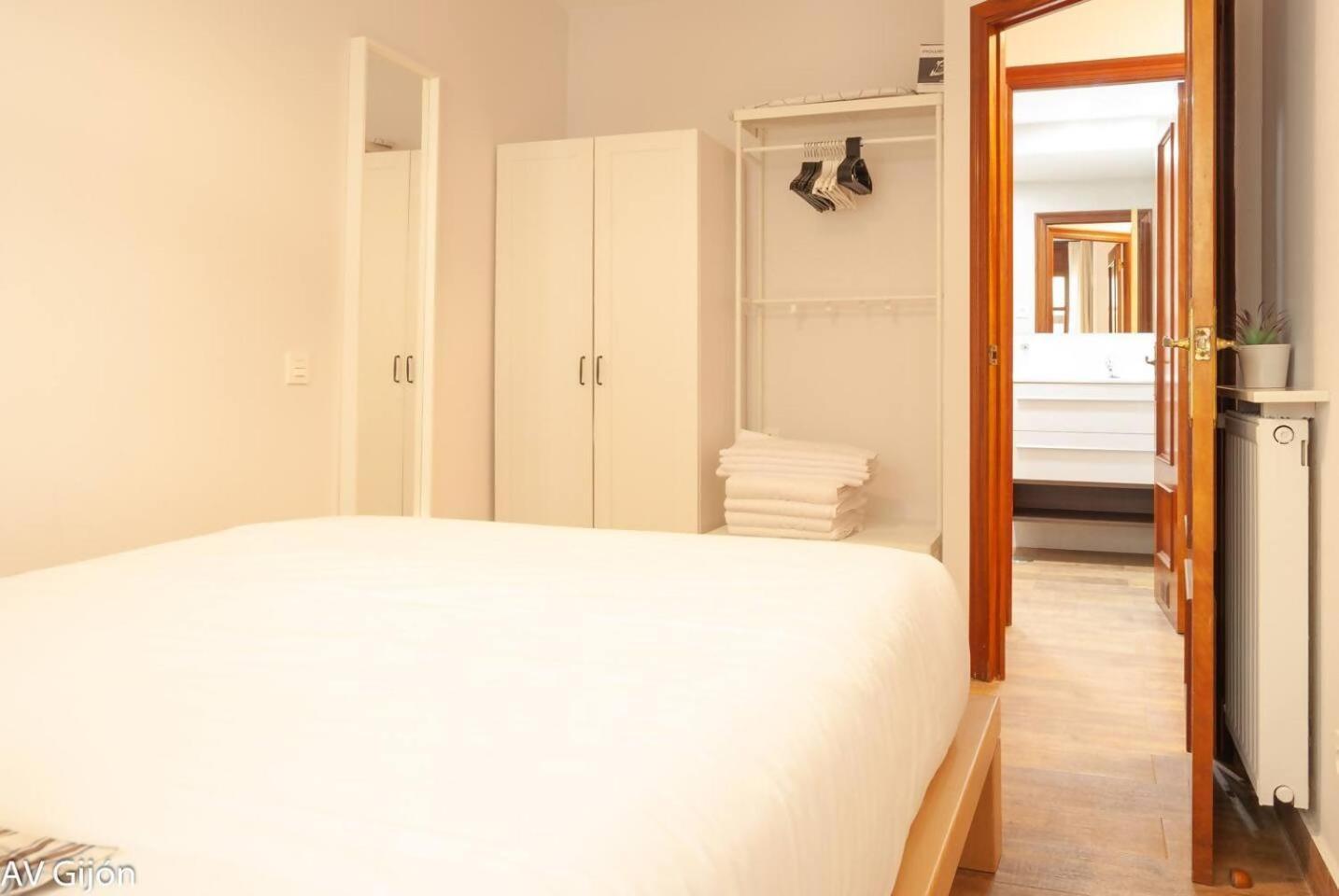 Av Begona 4 Centro Apartment Gijon Exterior photo